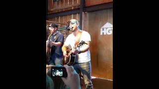 Tyler Farr  Whiskey In The Water   Cmafest 2015  Hgtv Lodge