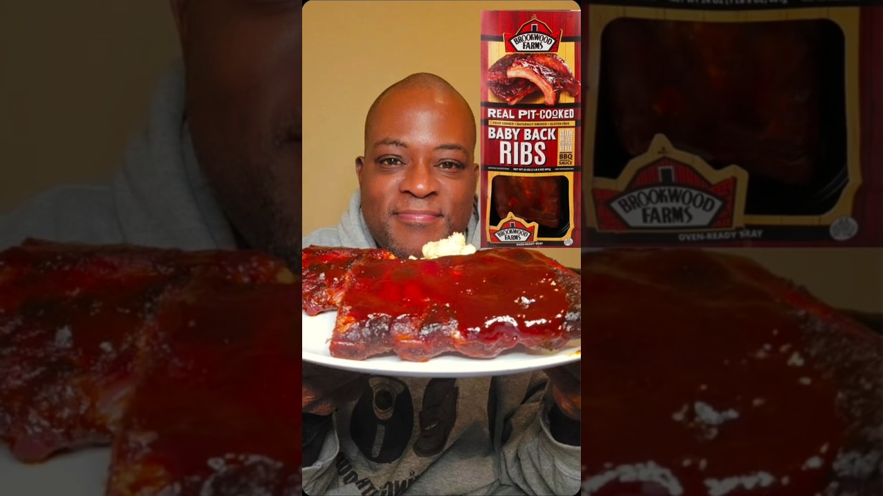 Ребрышки барбекю, приготовленные на настоящей гриле на ферме Brookwood Farms