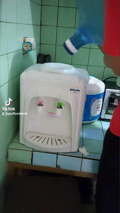 Cara mudah pasang galon air ke dispenser