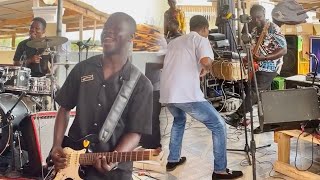 🔥30 MINUTES NONSTOP LIVE BAND JAM WITH THE AFRO BAND||EMMA ON BASS🎸 ||A MUST WATCH🎧Vibes😀