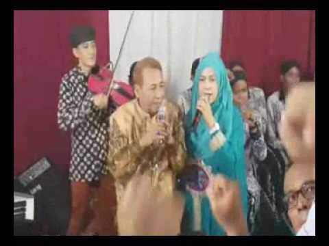 View Habib Luthfi Dan Istrinya Pictures