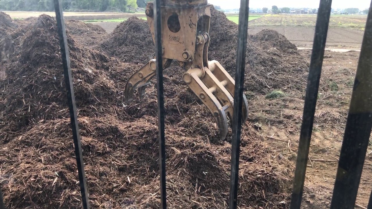 伐採した枝葉 根っこを粉砕 R 太陽光で人生を楽しむ 茨城県 脱サラ編