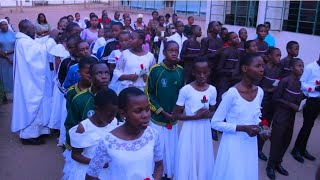 WATAHINIWA WA DARASA LA SABA SHULE YA AWALI NA MSINGI BAKHITA WALIVYOPOKEA BARAKA YA MTIHANI 2026.