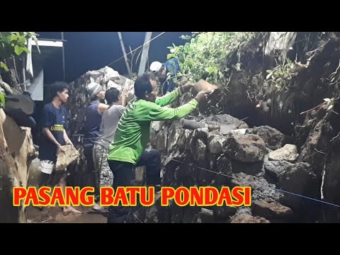 Pasang batu pondasi