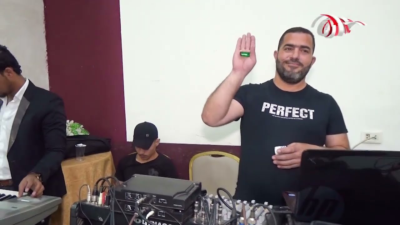 افراح ال قنبر حفل زفاف العريس محمد جمال غناء الفنان محمد شحادة وفرقته الموسيقية جزء 1