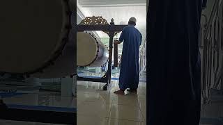 pukul beduk shalat Jumat masjid Baitul hikmah