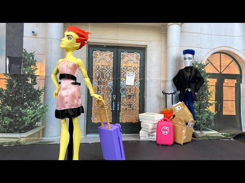 EVICTED- A Monster High/Ever After High Stop Motion