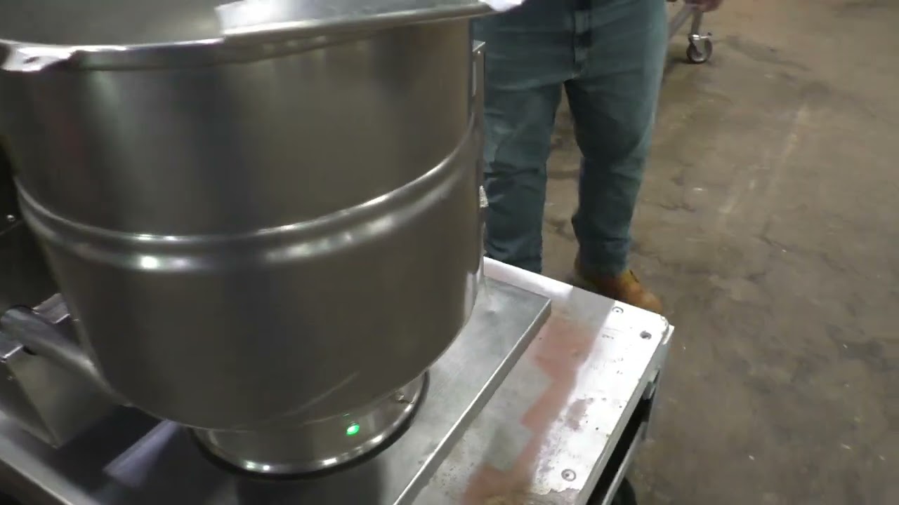 Groen Hand Tilt Kettle, Model: TDH-40, Capacity: 40 Quarts, Running.