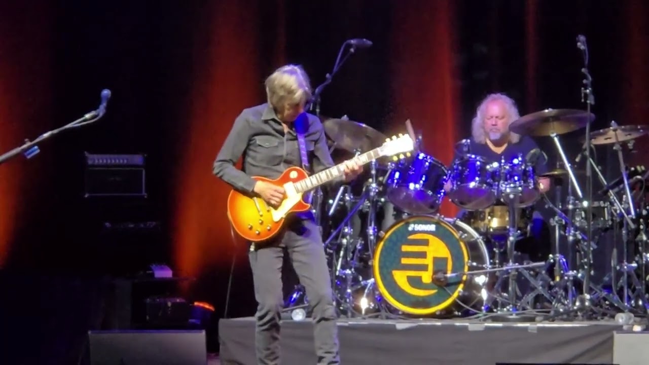 Eric Johnson @ Paramount Theatre, Denver CO [May 16 2026]