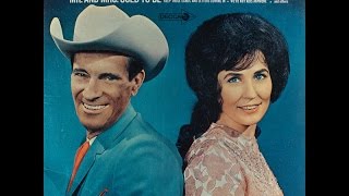 Ernest Tubb And Loretta Lynn - Mr. And Mrs.Used To Be (1964). chords