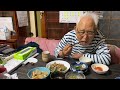 100歳のおじいちゃんは何食べるー?