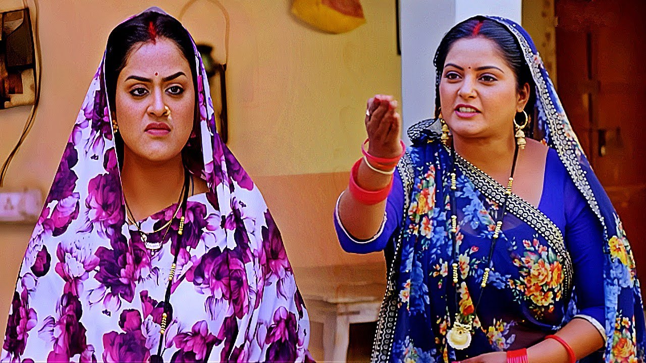 नचनिया बनके छत पे तूने जो डांस किया है उसे देख गांव के लोग सिटी मार रहे थे तुजे लाज शर्म है या नहीं