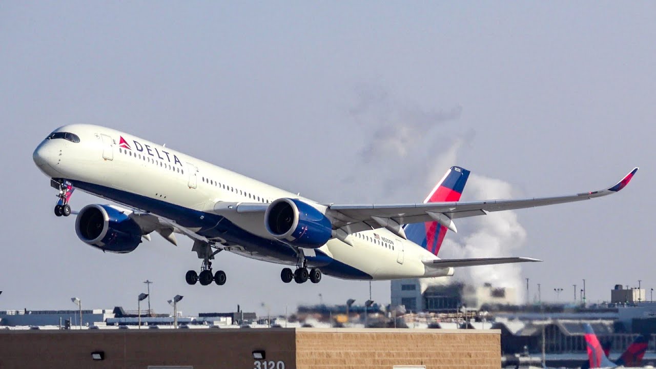 4K | Plane Spotting in Minneapolis with Extreme Cold Temperatures