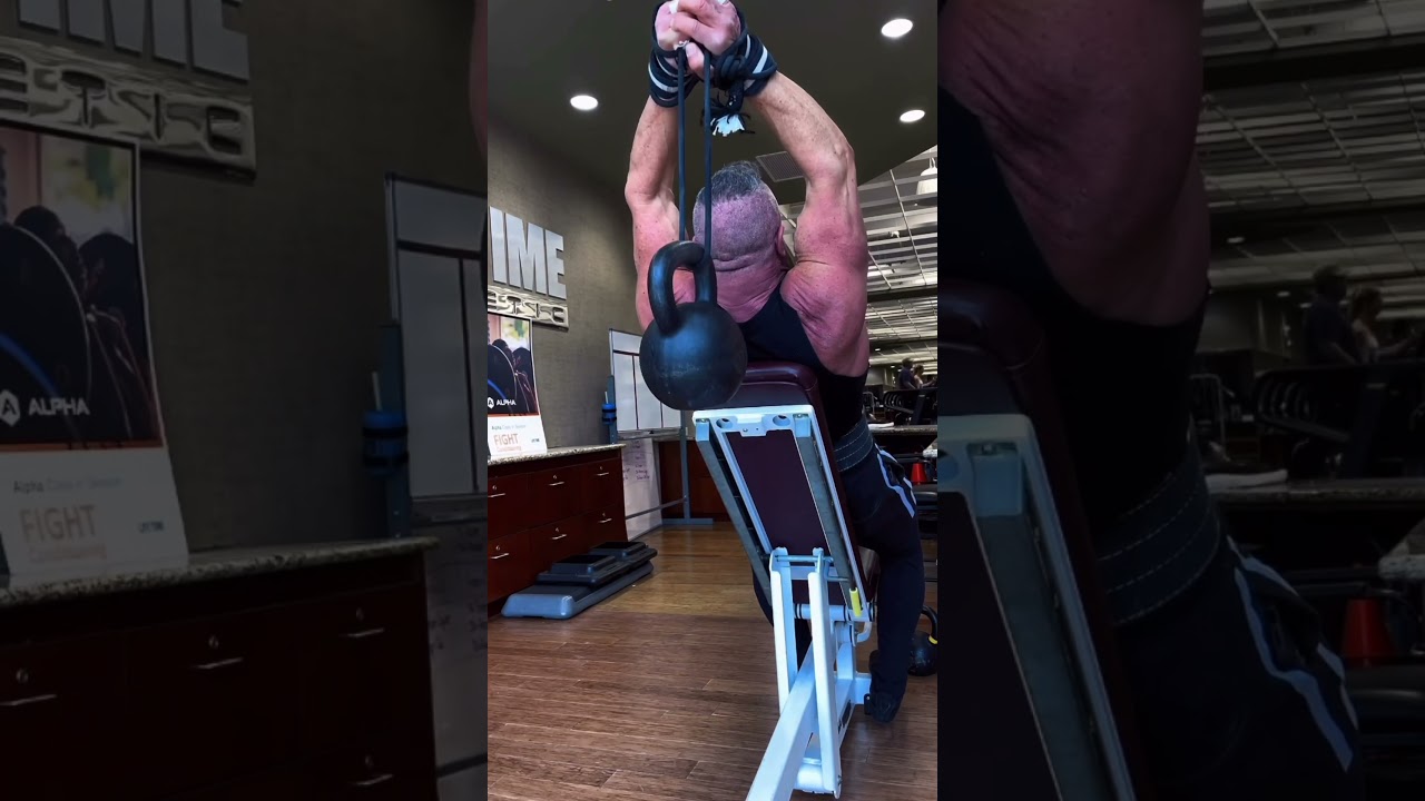 Try these French presses, using a rope and a kettle bell, to really target the triceps #triceps