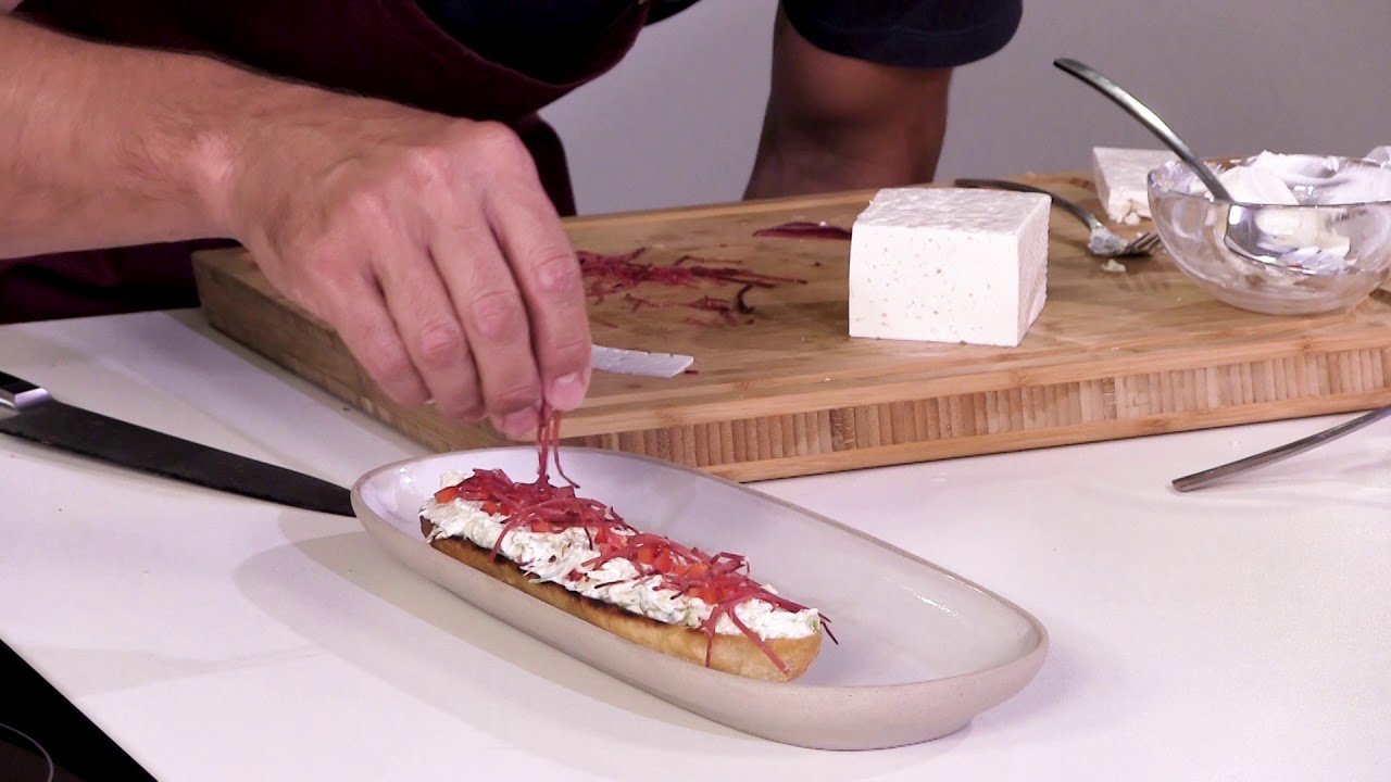 Nicolai - tartine cu brânză și dovlecei pennywise