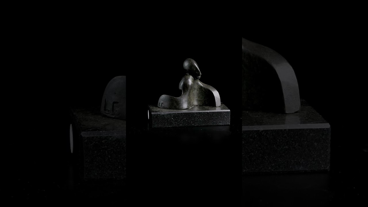 Innig - Liesbeth Rutten | Galerie Sous-Terre | Kunst | Beeld | Brons | Mensfiguur | Abstract