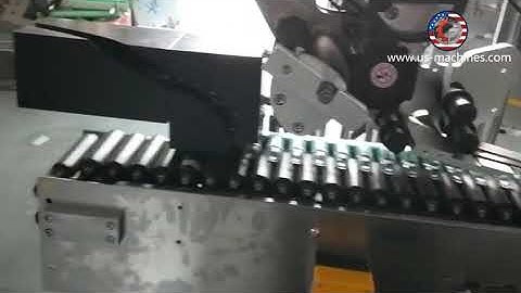 Glass vials bottle vertical to horizontal feeding automatic high speed rolling labeling machine test