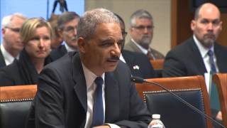 Holder backs proposal to reduce drug sentences