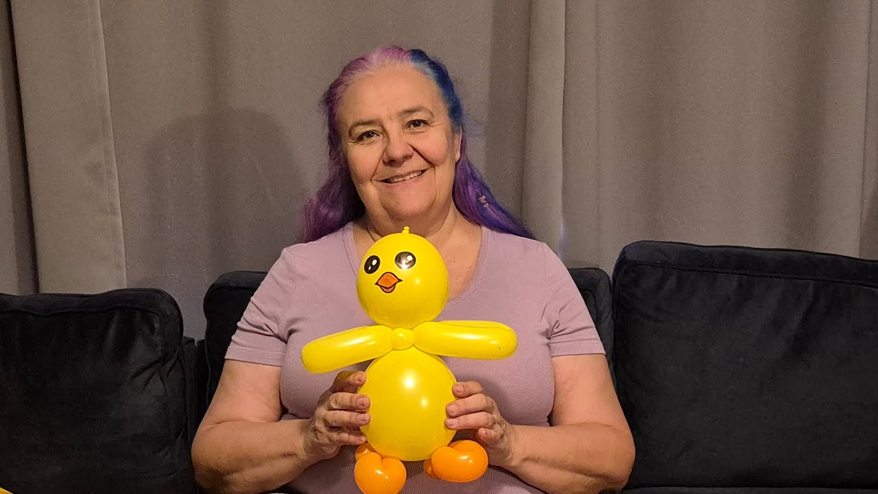 Baby chic balloon with big bear head 