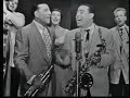 Capture de la vidéo Colgate Comedy Hour: Louis Prima, Keely Smith, Sam Butera And The Witnesses (26 June 1955)