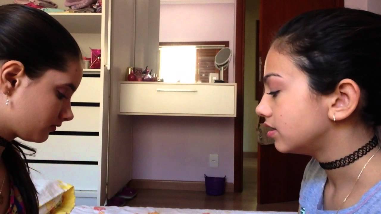 Maquiando minha amiga