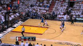 Dwyane Wade Breaks Free for Some Showtime