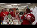 Good News: Hundreds of bakers set record for largest Christmas cookie exchange