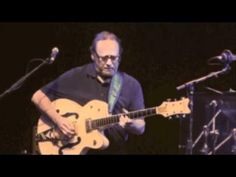 Stephen Stills with Pegi Young - Long May You Run (Neil Young) - 2011