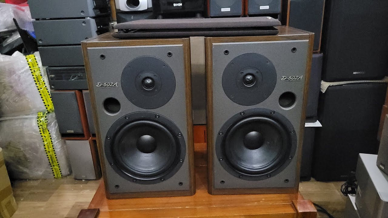 Onkyo D-502a large bookshelf speakers with 23cm bass drivers