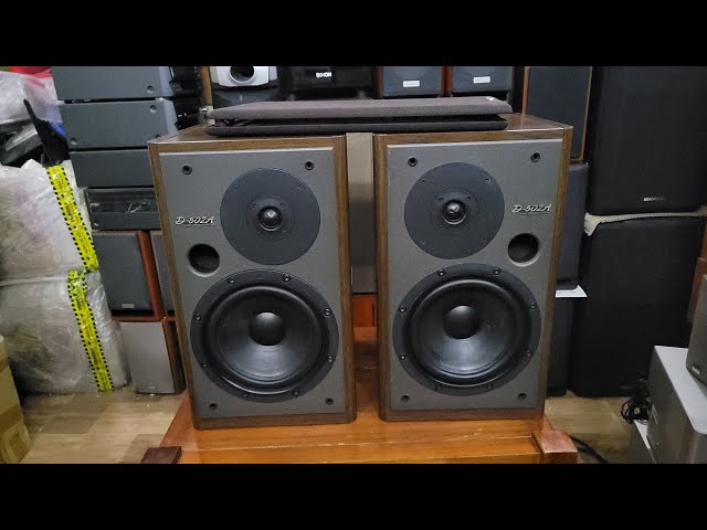 Onkyo D-502a large bookshelf speakers with 23cm bass drivers