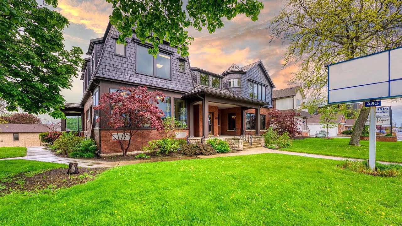 Sarnia Real Estate 453 Christina Street North Laurie Somers UNBRANDED