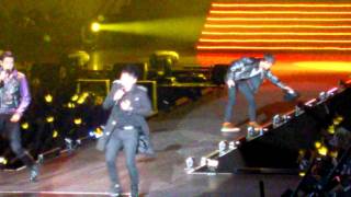 150711 Big Bang Hands Up [SG KMW 2011]