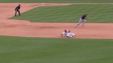 MIA@WSH: Espinosa fields hard-hit ball backhanded