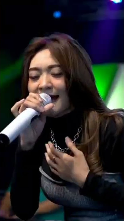 Difarina indra Adu mamae (Story WA)
