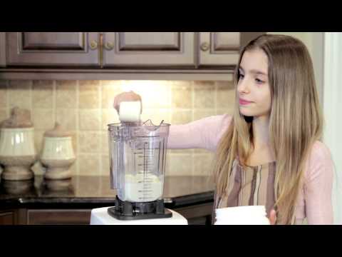 power-girl-nutrition---fresh-fruit-smoothie-with-greens---body-smart-breakfasts-with-jessy-lipke