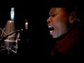 Capture de la vidéo Shaka Ponk : Doc "Geeks Side Story" : "Making Of Bercy Shaka Ponk & Skunk Anansie (A Cappella)"