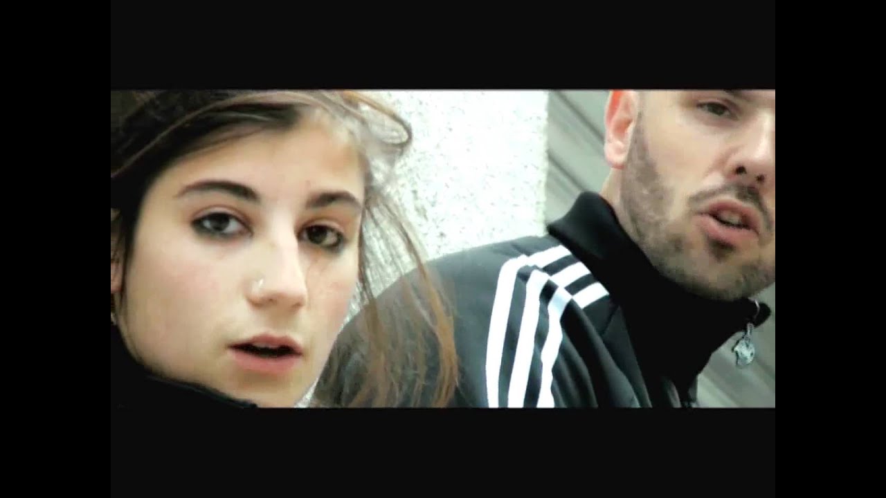 V-XA ft. JULIE RENS - DANS l'URGENCE // RAP2DIJDIJ - YouTube