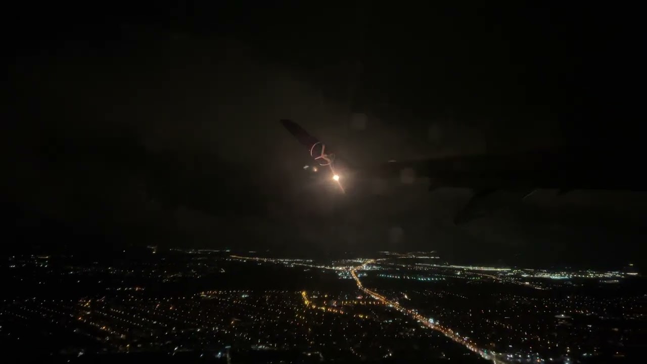 Nocny start Embraera 195 PLL Lot z Warszawy do Krakowa - grudzień 2024