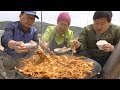 보기만 해도 군침도는 [[돼지고기 두루치기(Duruchigi, stir-fried pork with kimchi)]] 요리&먹방!! - Mukbang eating show