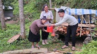 Download Lagu Mr. Khang was deeply moved by the kindness of the old woman and the homeless girl. MP3