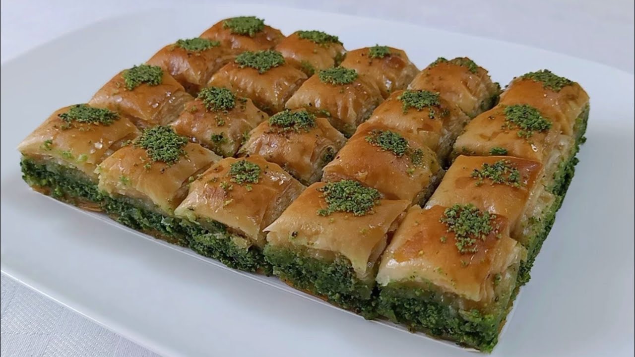 بقلاوة بعجينة الفيلو بدون ألة مورقة و مقرمشة .. أقوى مشروع مربح للماكثات في البيت