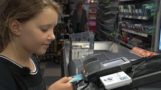 Store banker tilbyder betalingskort til børn under ti år - DR Nyheder
