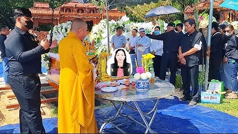 Đám tang ( Nguyễn minh Nguyệt) bác sĩ còn rất trẻ gia đình tiếc thương đưa tiễn tại hoa viên BD.