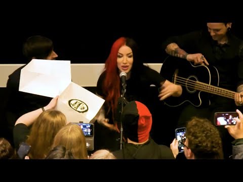 New Year's Day: Fan Q&A + Crowd Sings 'Happy Birthday' to Ash Costello