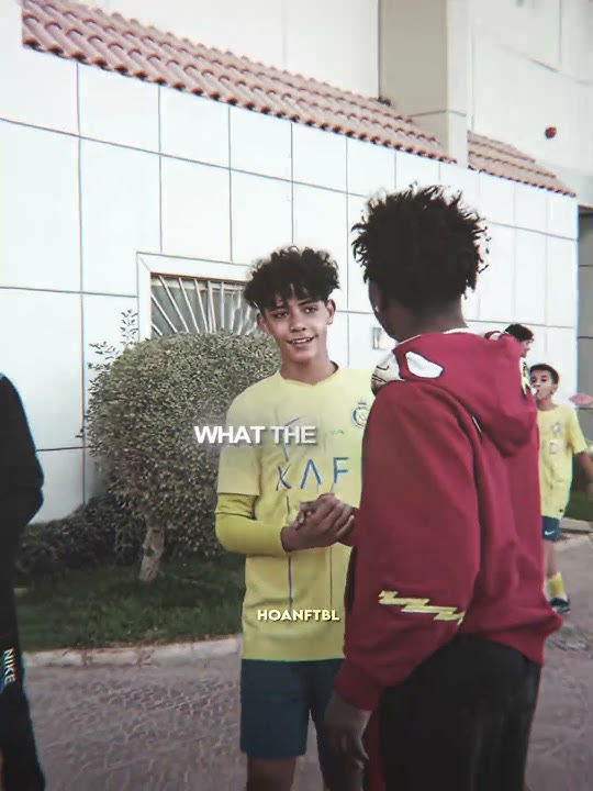 Ronaldo Junior Signals To IShowSpeed 😳