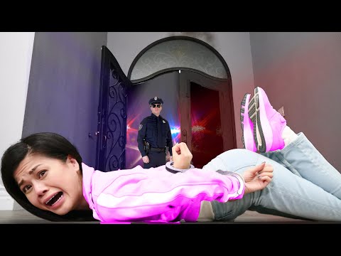 FBI ARREST US for Crimes Committed in GTA 5 and Do Lie Detector Test on my Friends!