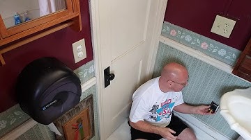 The new kobalt GFCI outlet tester with voltage display demo (model ET-19L)