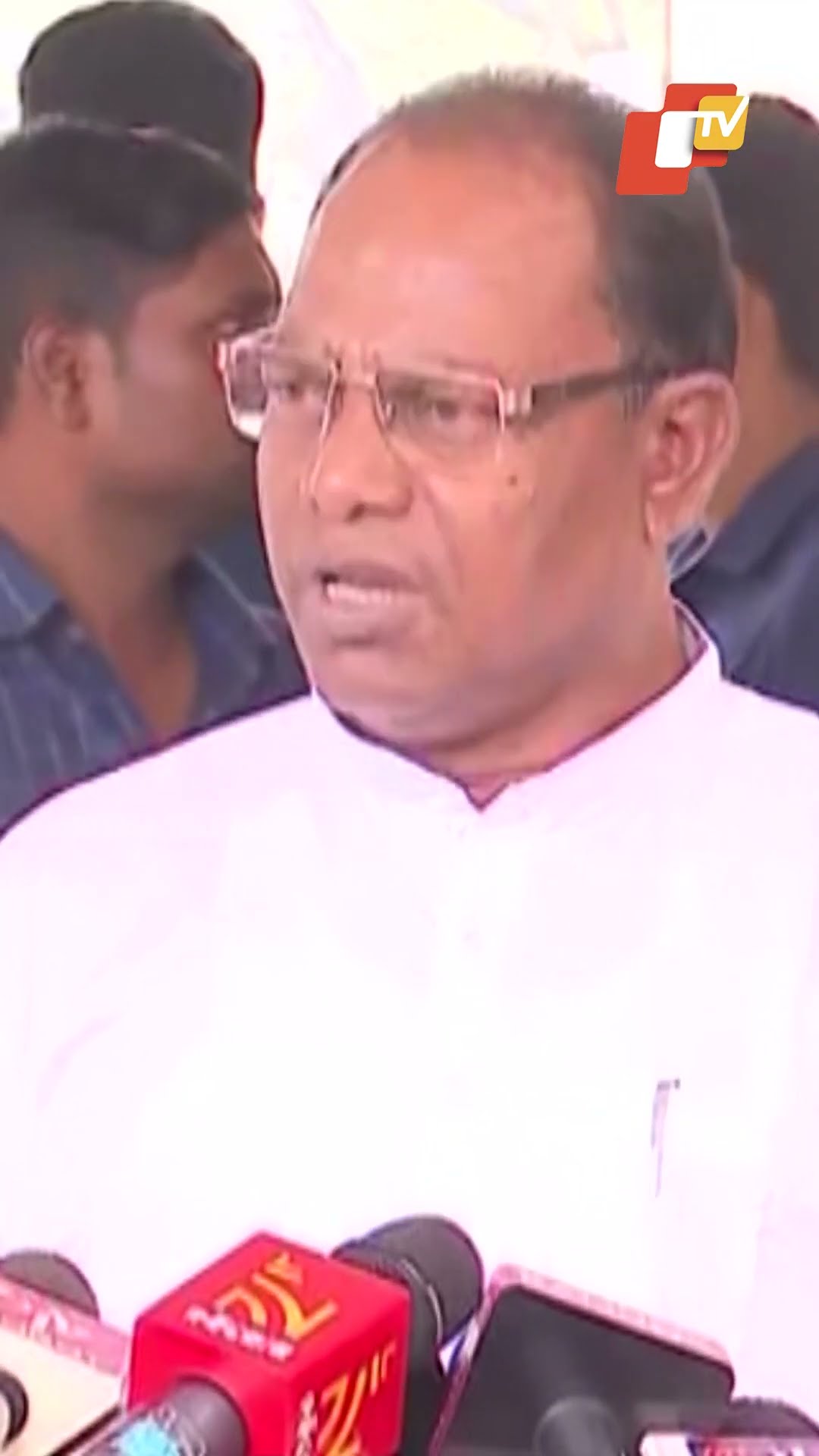ସିଏ ନିଜେ ତ ଗୃହ ବିଭାଗର ମୁଖ୍ୟ