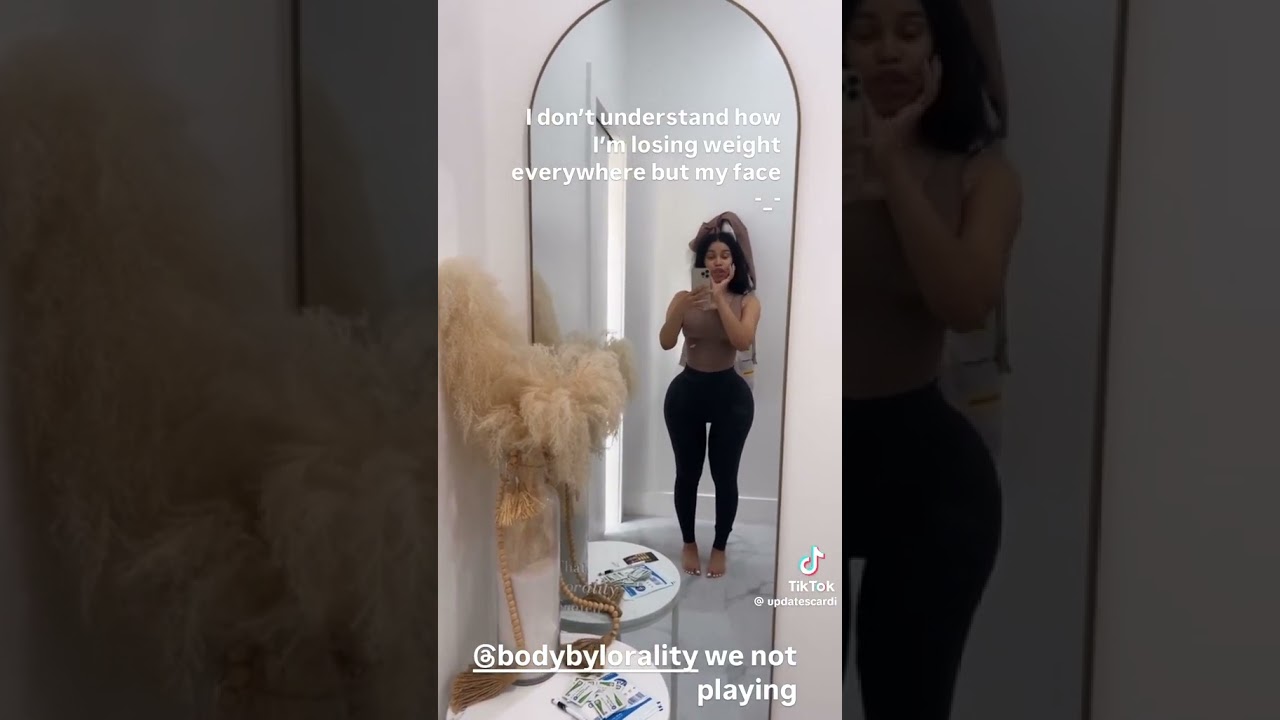 Смотреть «Look at the new body ody that #cardib is now rocking #bbl» на YouTube Смотреть «Look at the new body ody that #cardib is now rocking #bbl» на YouTube