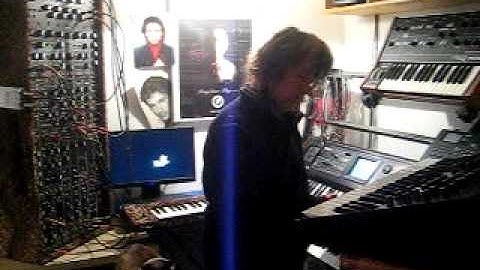 Analogue and digital Synths work together..Mini Moog, Synthesizers.com